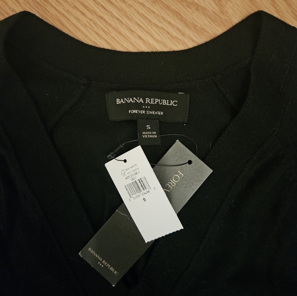 NWT Banana Republic Factory Forever sweater size S black - Picture 2 of 3
